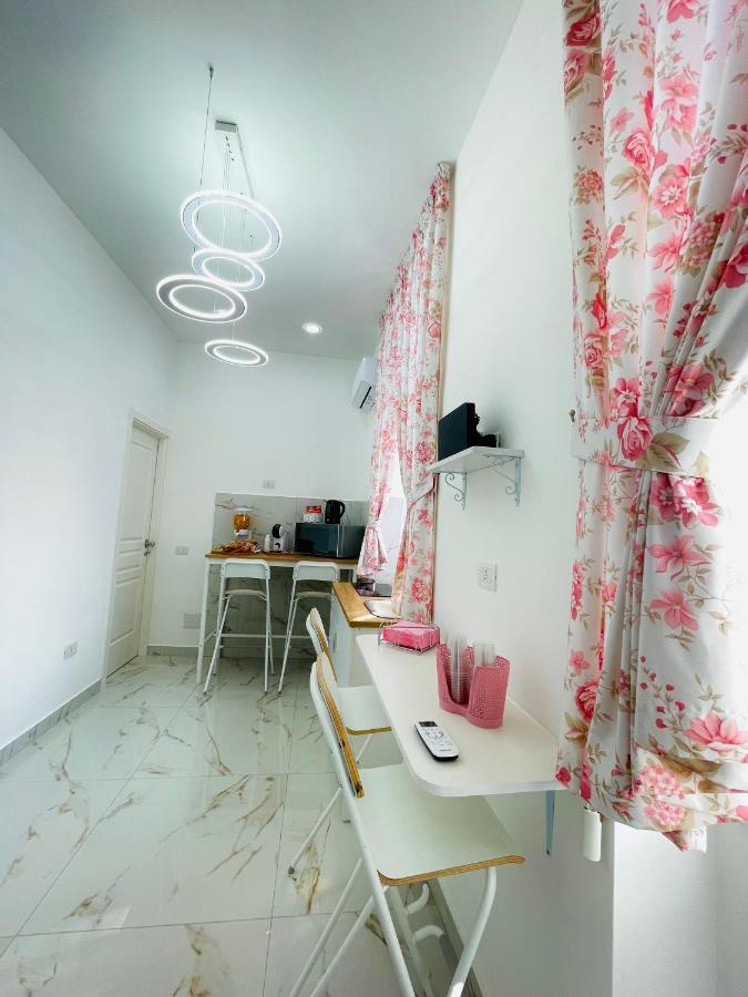 ナポリ Virgy House Bed & Breakfast エクステリア 写真