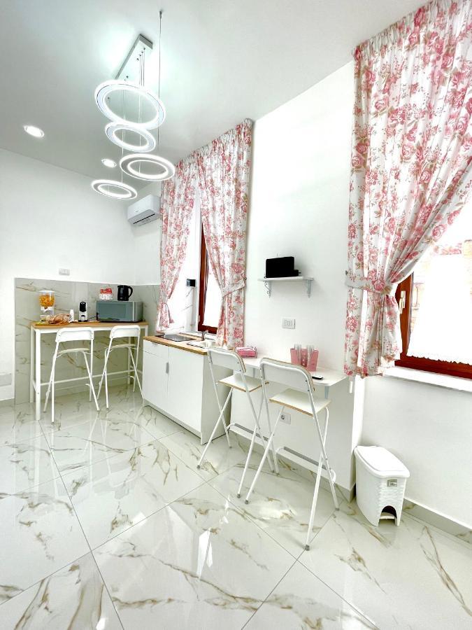ナポリ Virgy House Bed & Breakfast エクステリア 写真