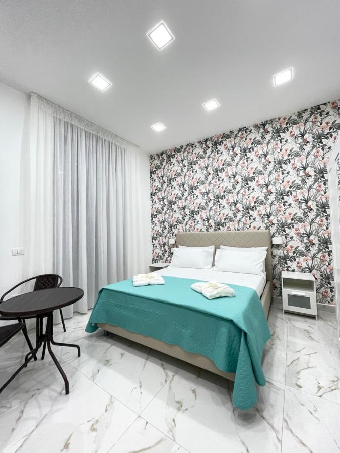 ナポリ Virgy House Bed & Breakfast エクステリア 写真