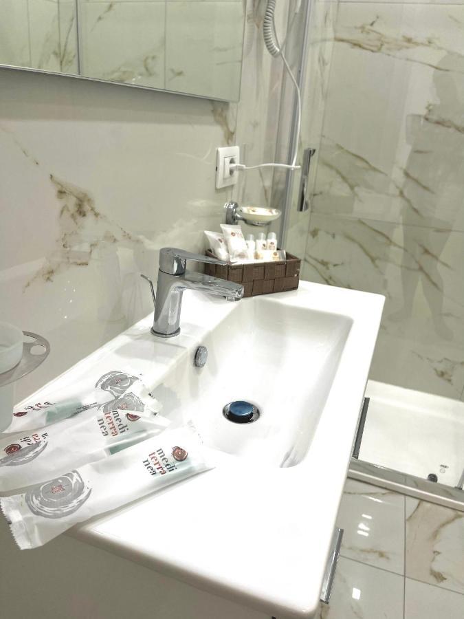ナポリ Virgy House Bed & Breakfast エクステリア 写真