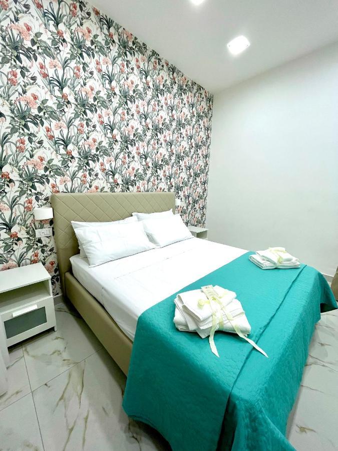 ナポリ Virgy House Bed & Breakfast エクステリア 写真