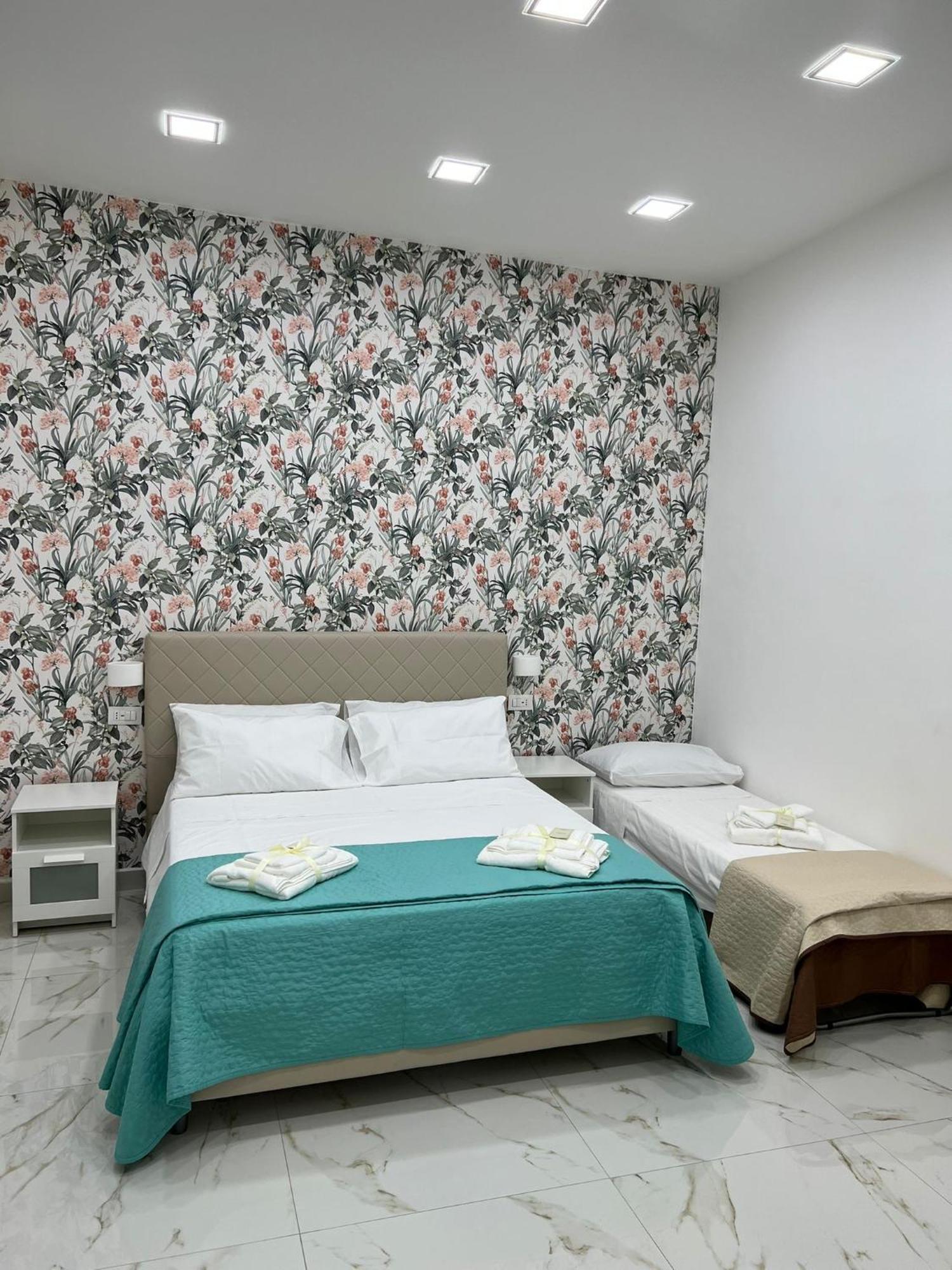 ナポリ Virgy House Bed & Breakfast エクステリア 写真